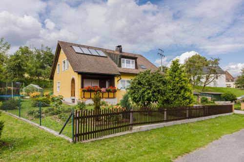 Wiesau Apartamento | Ferienwohnung Bächer