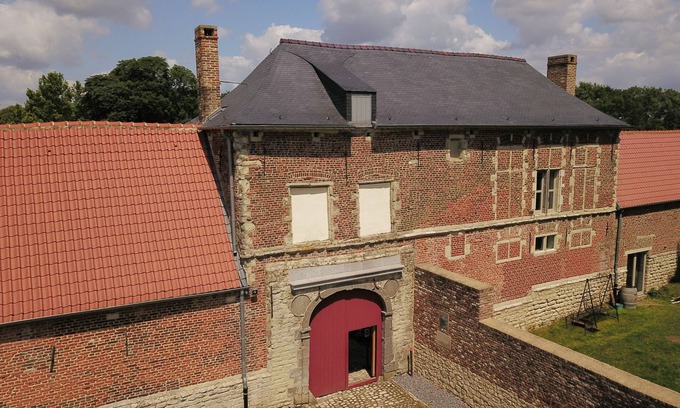 Mont-Saint-Jean Apartamento | Ferme d'Hougoumont: Waterloo battlefield gite