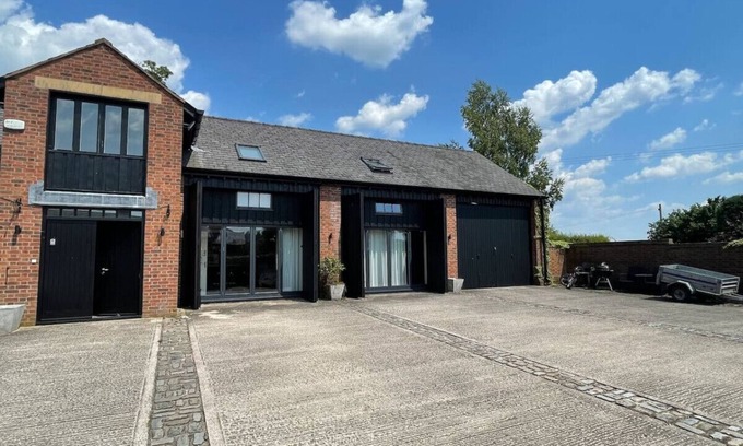 Pickmere Casa | Fernside Barn - Studio Apartment