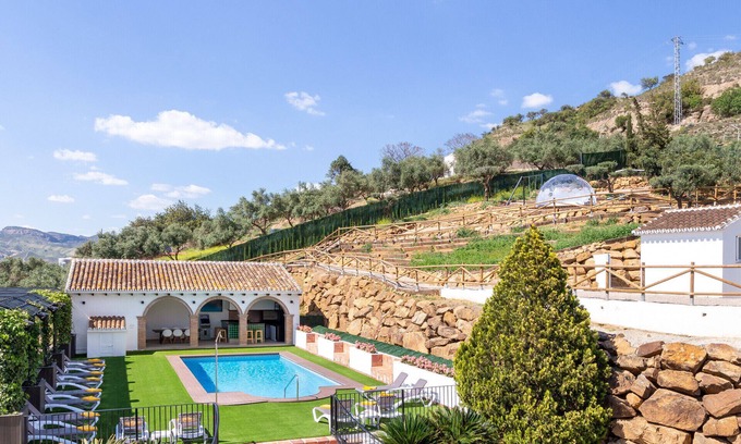 Pizarra Villa | Finca Puerto Ermita - Privada con piscina, zonas exteriores, jacuzzi