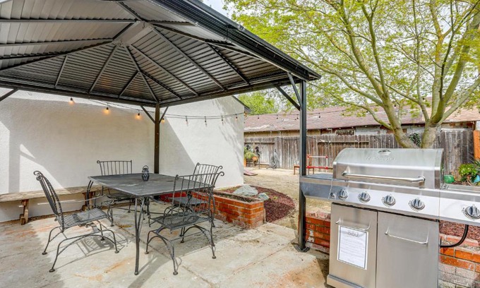 Clarksburg Casa | Fire Pit and Yard Games Inviting Clarksburg Cottage