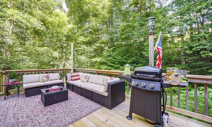 Sylva Casa | Fire Pit & Mtn Views: North Carolina Abode!