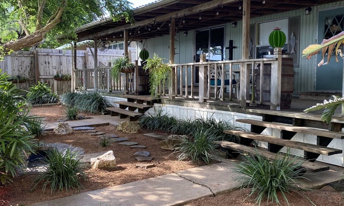 Arroyo City Casa | Pesque, relájese y haga una escapada / reserve lunes y martes / OBTENGA LA NOCHE GRATIS