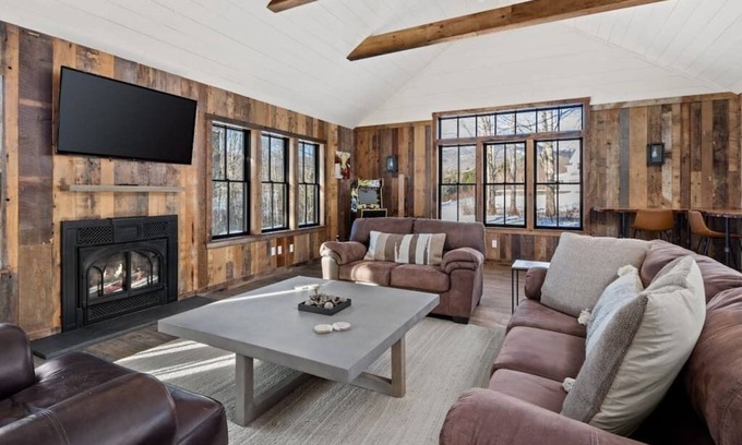 Stowe Area Casa | Five mins to Stowe Mountain, gorgeous new getaway