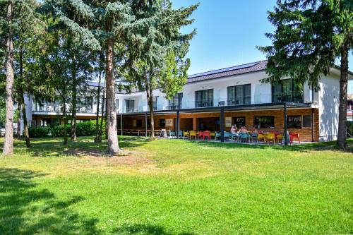 Dunajska Streda Apartamento | FiVe Penzion