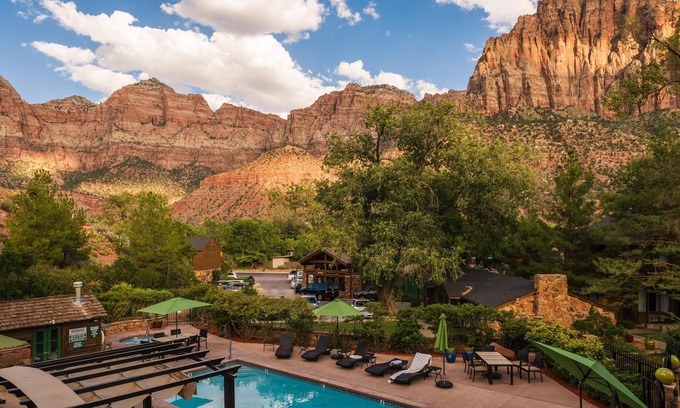 Zion National Park South Entrance Hotel | Flanigan's Resort and Spa