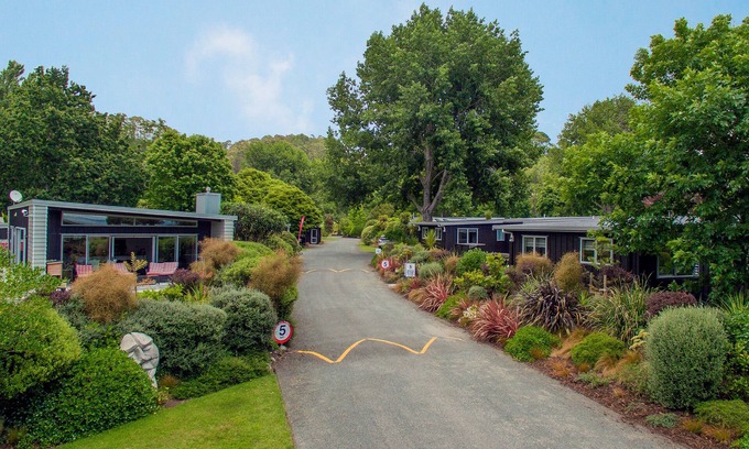 Cooks Beach Cabaña | Flaxmill Accommodation