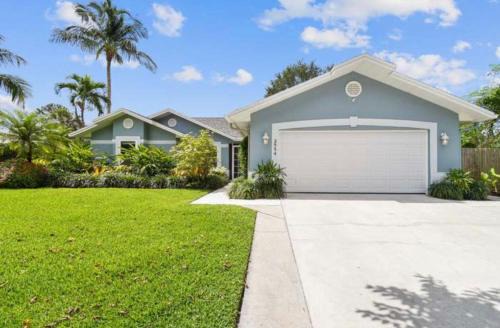 Central Naples Villa | Florida house, 4br 2bt with private pool oasis