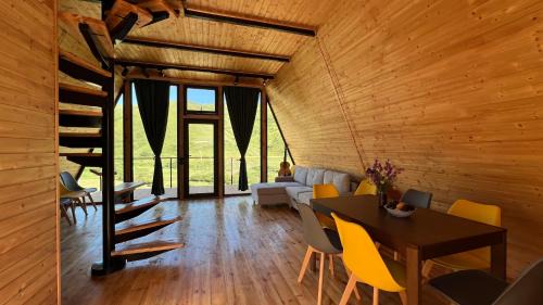 Kaputan Casa | Focus Point Drakhtik - Green Cabin
