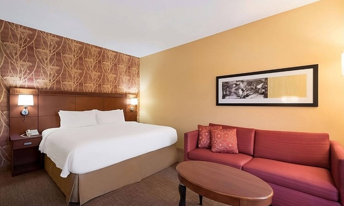 Auburn Hills Complejo | For The Whole Family! 4 Modern and Pet-friendly Units, Indoor Swimming Pool!