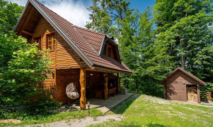 Vrbovsko Chalet De Esquí | Forest Amerika - Ivcakova koliba