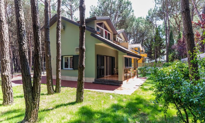 Golem Villa | Forest Cottage - middle of forest & near the beach