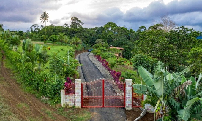 Peñas Blancas Cabaña | Forest-flame 2 Bedroom house and 1 bath in Costa Rica