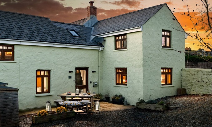 Neyland Cabaña | Former Barn in quiet hamlet in Pembrokeshire