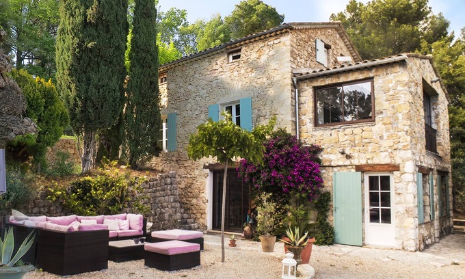 Seillans Otro | Antigua casa de campo provenzal restaurada, piscina climatizada, 6/7 personas, 3 habitaciones con aire acondicionado.