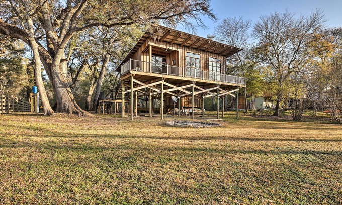 Fort White Casa | Fort White Retreat: Deck & River Access!