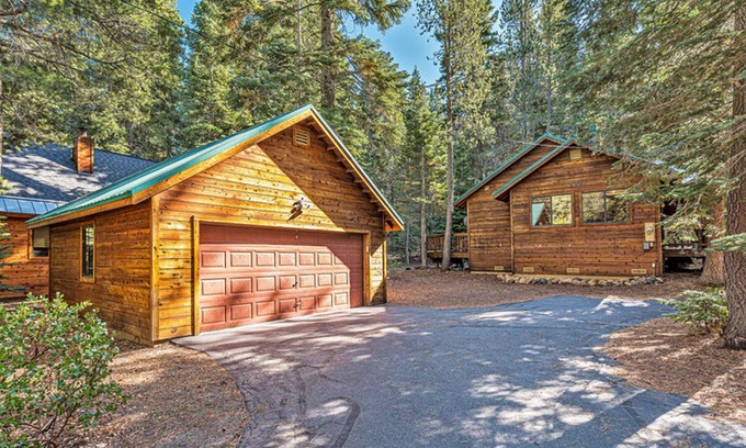Truckee Casa | Four Bears Lodge by Tahoe Mountain Properties