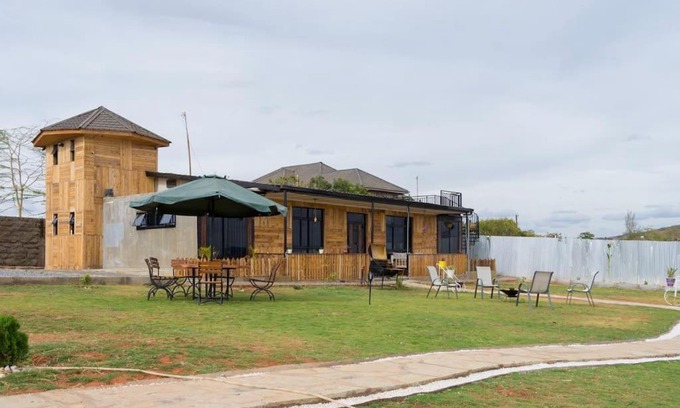 Machakos Chalet De Esquí | Four bedroom Container house-Kapiti Plains Container House