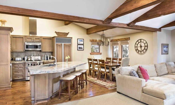 Deer Valley Casa | Four Bedroom Suite 4 Apartment Hotel by Redawning