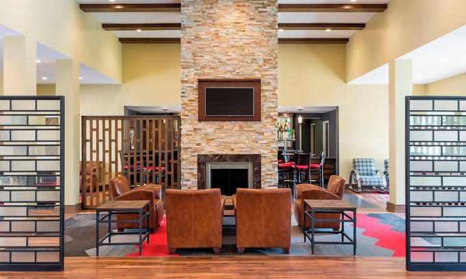 Buffalo Grove Hotel | Four Points by Sheraton Buffalo Grove