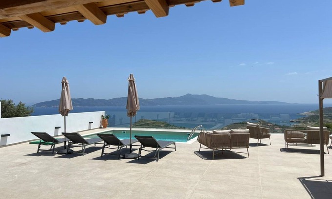 Skiathos Villa | Four Seasons Villas