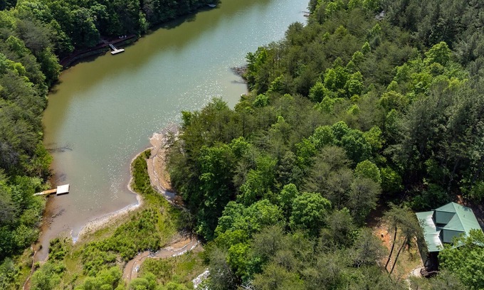 Hidden Lake Cabina | Foxtail Cabin | Pet-friendly, Fire Pit, Game Room