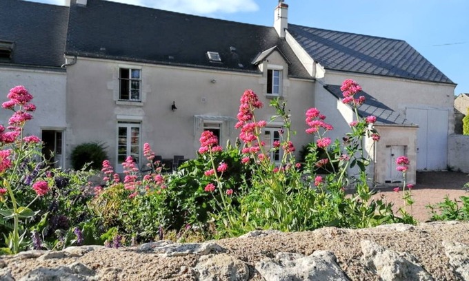 La Chapelle-Saint-Martin-en-Plaine Casa | Homerez - Casa en La Chapelle-St-Martin