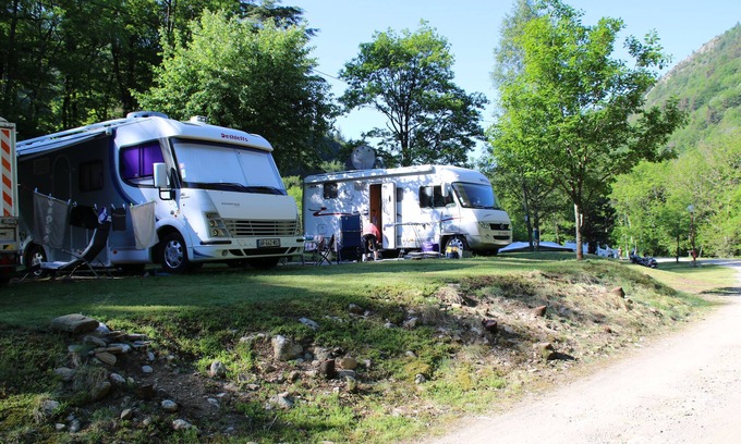 Saint-Laurent-les-Bains Alquiler De RV | Camping Le Ceytrou