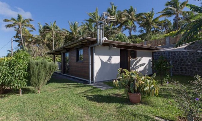 Grande Anse Chalet De Esquí | Frangipani house, quiet garden and SPA