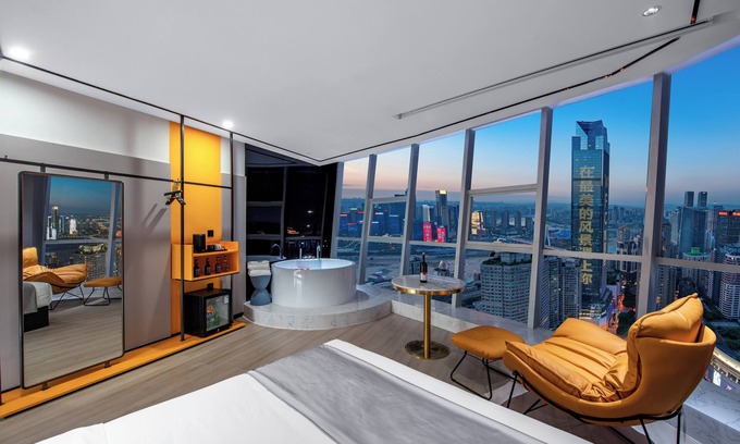 Yuzhong Hotel | Fraya High - altitude Future Hotel