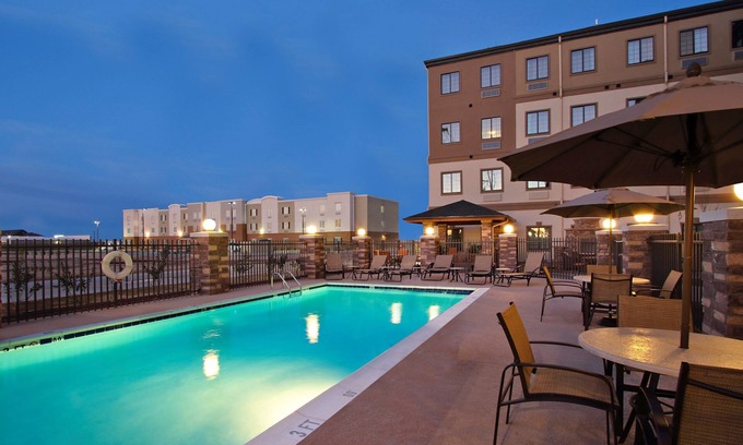 Odessa Condominio | Desayuno gratis. Piscina al aire libre. Gimnasio. ¡Cerca de la Cuenca Pérmica de la Universidad de Texas! ¡Ideal para viajeros de negocios!