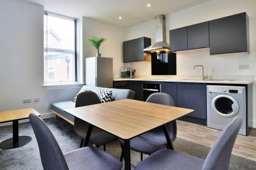 Salford Apartamento | FREE PARKING - Charming 2-BR Flat near Salford Royal