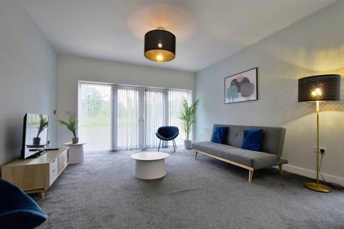 Salford Apartamento | FREE PARKING - Spacious 2-BR close to Salford Royal