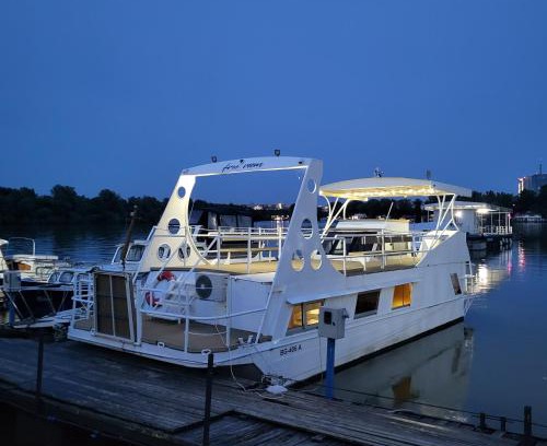Belgrade Alquiler De Eote | Free Room Boat Apartment