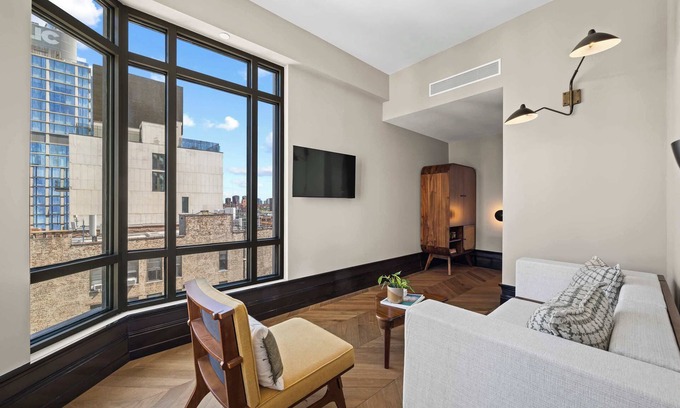 Bowery Condominio | Freeman III by Rove 1BR Condo with Shared Amenities