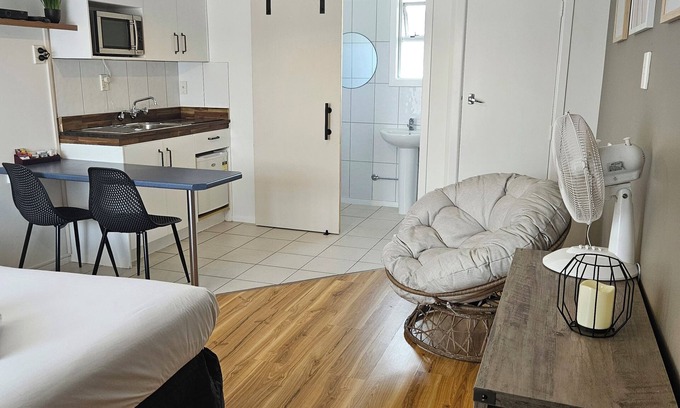 Hastings Hotel | Frimley Lodge Motel