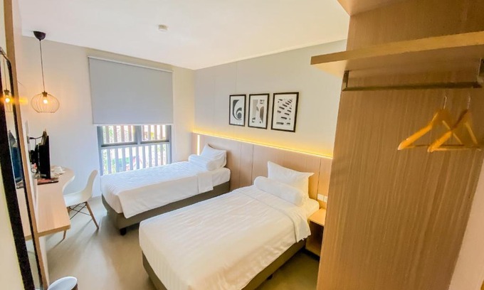 Tuban Sub-District Hotel | Front One King Hotel Tuban