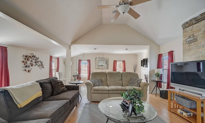 Lower East Side Apartamento | FRONTDESK 1600 N Jackson St Apts Lower East Side Milwaukee