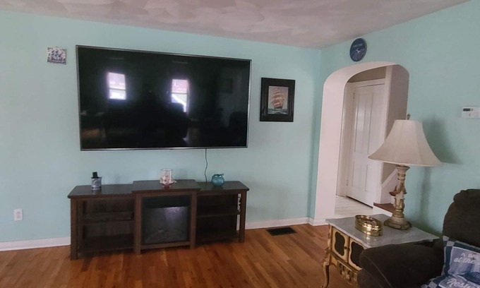 Geneva Casa | Fully furnished yr round home near Seneca Lake, on Wine trail, Family Friendly