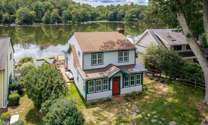 South Salem Casa | Fully renovated 4 bedroom lake front home