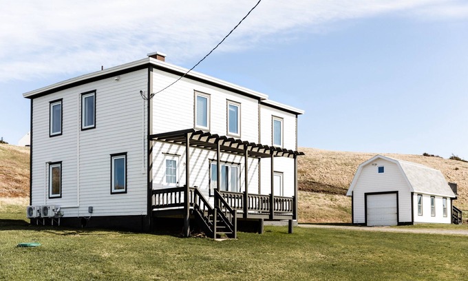 L'Ile-du-Havre-Aubert Casa | Fully renovated house with ocean and sunset views!