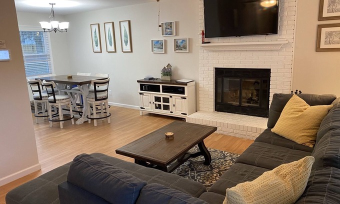 Fuquay-Varina Casa | Fuquay-Varina Home 5 min. from Shopping and Dining