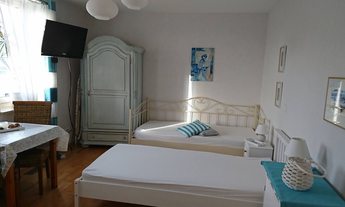 Kasel Apartamento | Gäste-nestchen "blaue Rose" für 1-2 Personen zur Selbstversorgung