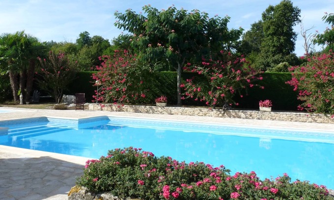 Meursac Casa | Cottage 5 people, heated swimming pool, near Royan