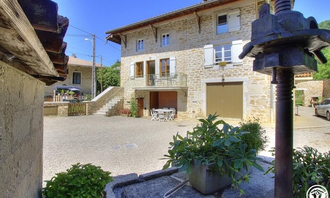 Rives de l'Ain - Pays du Cerdon Casa | Gîte du Battoir - Saint Jean LE Vieux