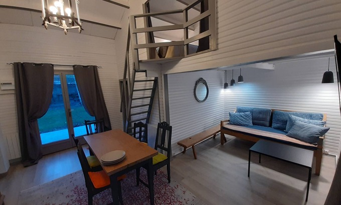 Vincelles Chalet De Esquí | Gîte in a large garden in a peaceful village