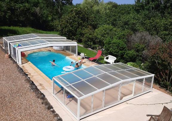 Montreuil-sur-Maine Casa | Gîte La Pironnière - Piscine, Nature, au bord de la Rivière