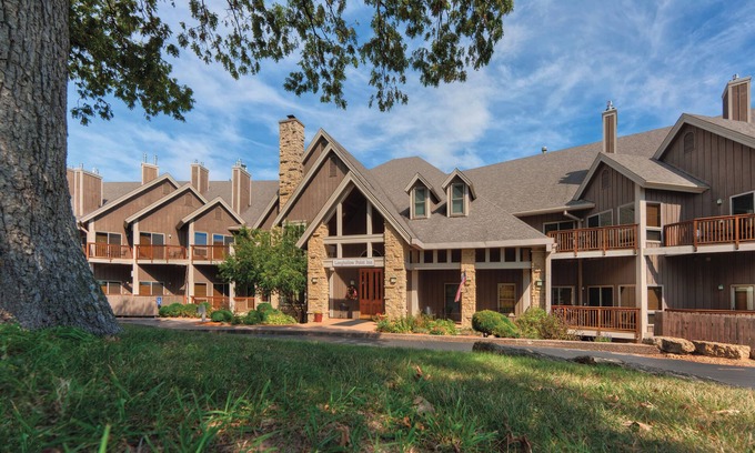 Hanover Complejo | Galena, IL: 1 dormitorio w / chimenea, bañera de hidromasaje, piscina Resort y actividades al aire libre