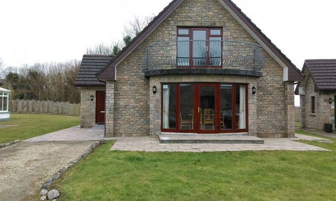 Oranmore Casa | Galway Bay (TR4)Lodge by Interhome