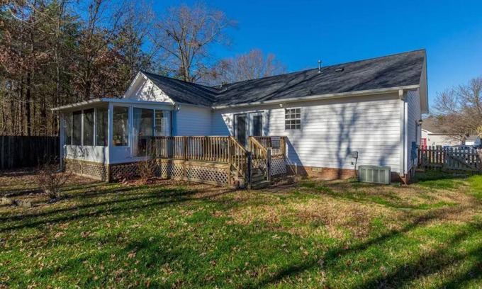 Kernersville Casa | Garage Patio Cozy Retreat Fenced Backyard